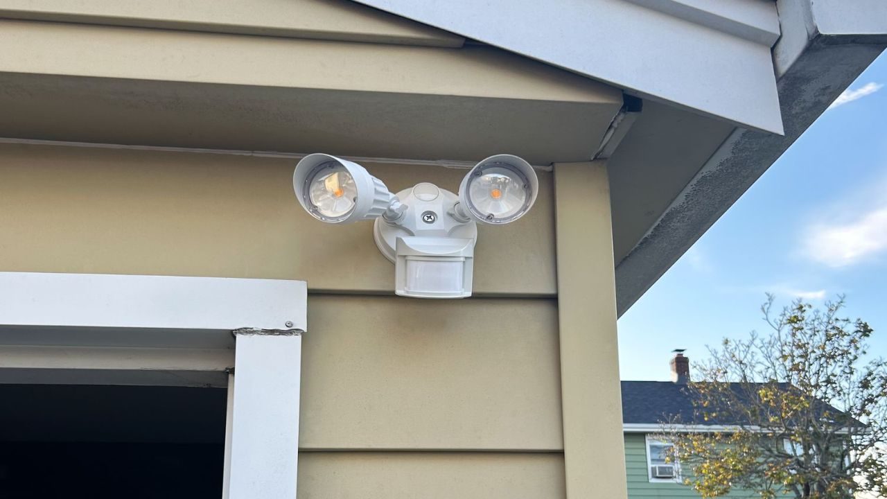 Motion-Sensing Lights With a Twist